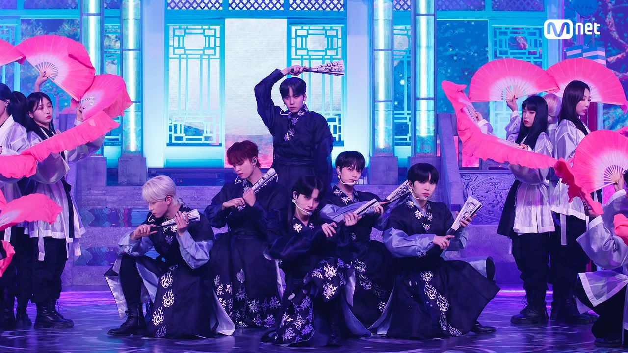 '최초 공개' 한층 성장한 '원어스(ONEUS)'의 'Intro   창 (窓 : Window) (Feat. 최예림)' 무대