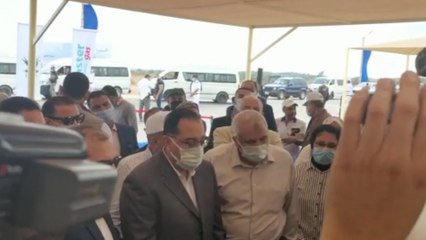 برفقة 9 وزراء.. مدبولي يتفقد المشروعات التنموية في الوادي الجديد