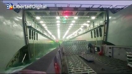 La Armada inicia el traslado de agricultores a sus fincas por mar en La Palma