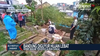 4 Makam Longsor Dan Belasan Motor Terbawa Arus Sungai