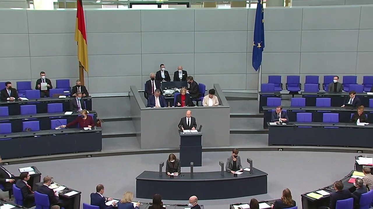 Covid: Olaf Scholz appelle à de nouvelles mesures en Allemagne pour "passer l'hiver"