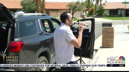 Singer spreads joy