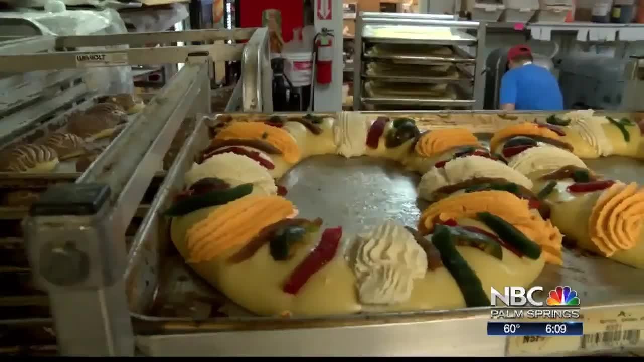 Local bakery is preparing to sell over a thousand "Roscas de Reyes"