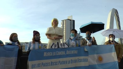 Evita "aparece" en la COP26 para pedir canje ecológico de la deuda argentina