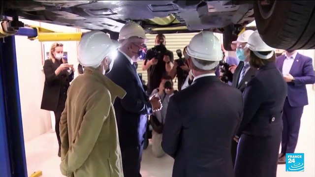 Australia vows to keep mining coal despite climate warning