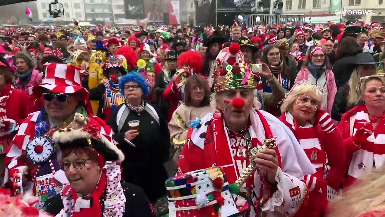 'Ein bisschen Spaß muss sein': Karneval in Köln startet trotz Corona mit 2G