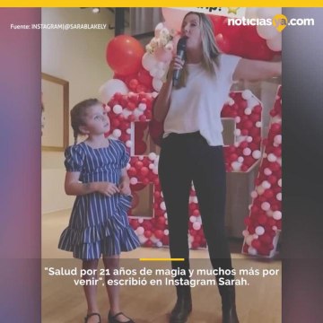 Fundadora de Spanx regala $10,000 y dos pasajes de avión en primera clase a sus empleados