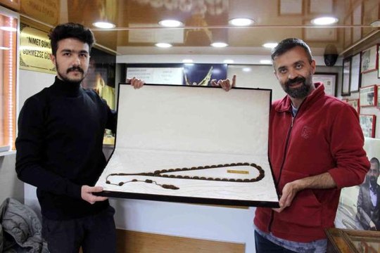 Bu tespihin dünyada eşi benzeri yok! Sivaslı usta 27 bin dolarlık teklifi reddetti