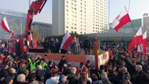 Πολωνία: Χιλιάδες διαδηλωτές στην πορεία για την Ημέρα της Ανεξαρτησίας με διοργανωτές την ακροδεξιά