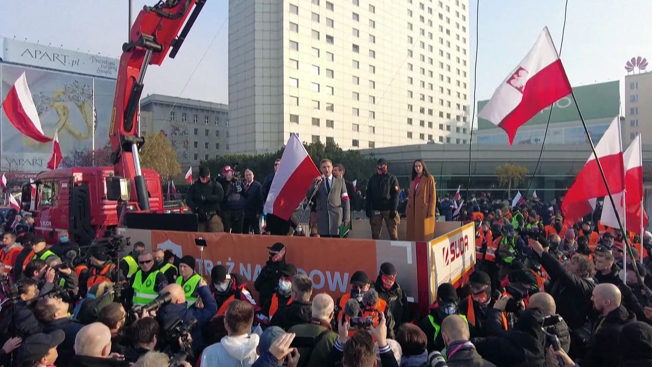 Πολωνία: Χιλιάδες διαδηλωτές στην πορεία για τη...