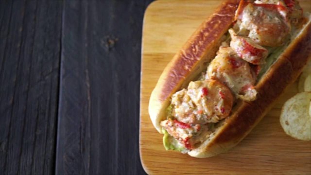 This Lobster Roll Kit Costs $1,000 (With Some Assembly Required)
