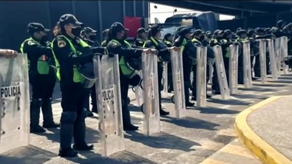 ¡Entre el caos! Así se lucen las inmediaciones del AICM por bloqueo