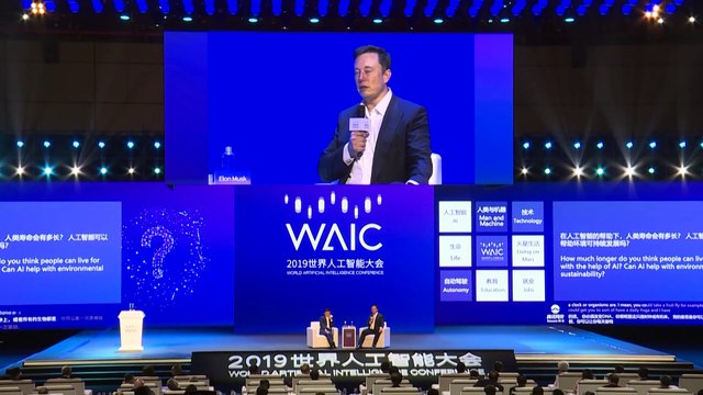 Elon Musk vende 5.000 millones de dólares de acciones de Tesla