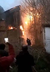 Son Dakika | Ankara'da 2 katlı ahşap ev yangında küle döndü