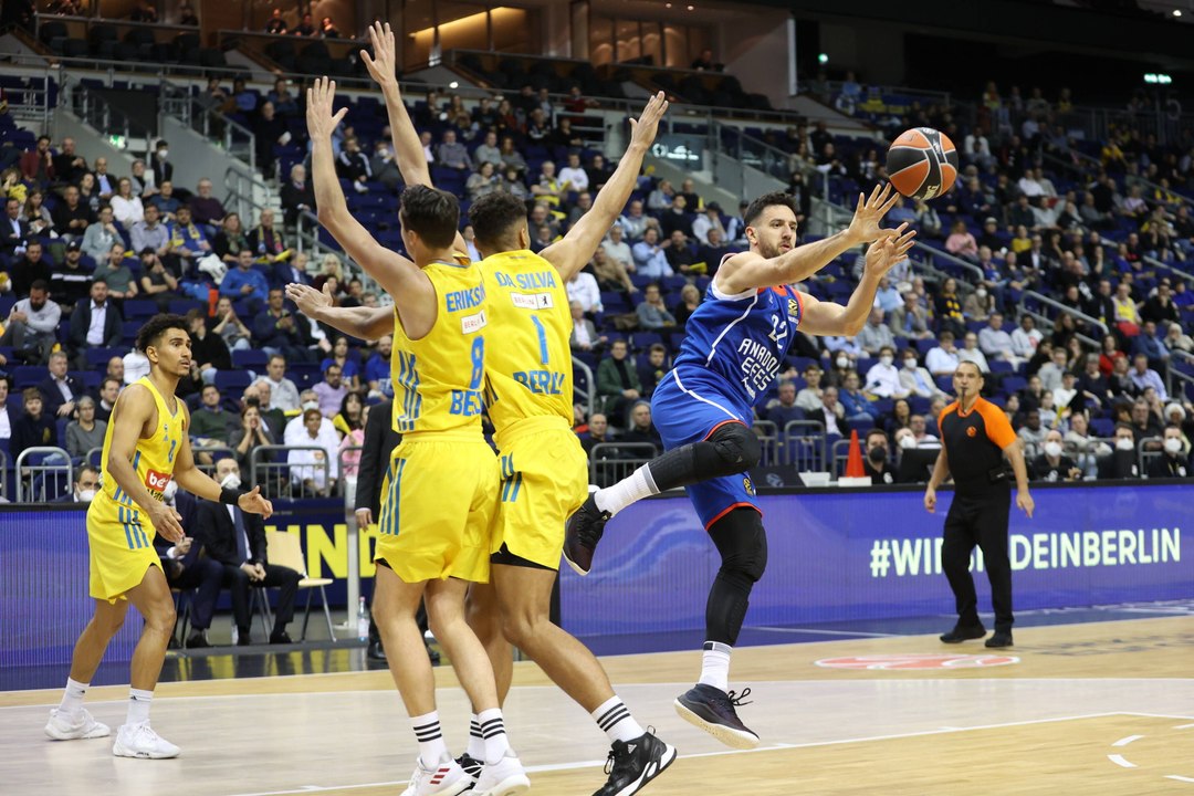 Micic hat das Spiel in der Hand -  Alba findet keine Lösungen