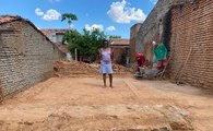 Após repercussão no programa Olho Vivo, casa de idosa começa a ser reconstruída em Cajazeiras