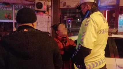 Alkolmetreye üflemedi…. Polise ‘hainlik yapıyorsun’ dedi