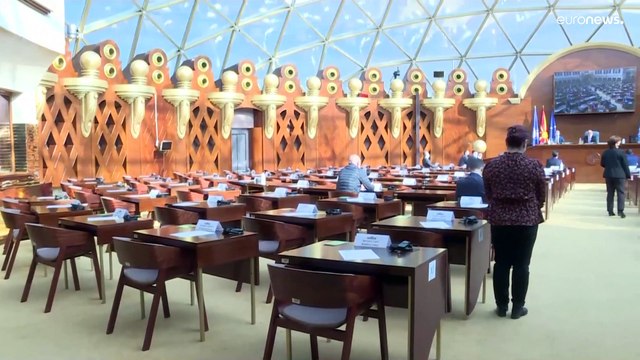 Βόρεια Μακεδονία: Ξεπέρασε την πρόταση μομφής ο Ζάεφ λόγω έλλειψης απαρτίας στη βουλή