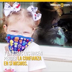 Este gato porta anteojos para ayudar a los niños que deben usarlos