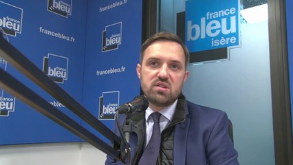 Aides aux hôpitaux isérois : "Des locaux neufs ne feront pas apparaître des médecins par magie" juge J. Polat