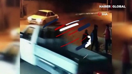 Bursa'da virajı dönen otomobil karşıya geçmeye çalışan yayaya böyle çarptı