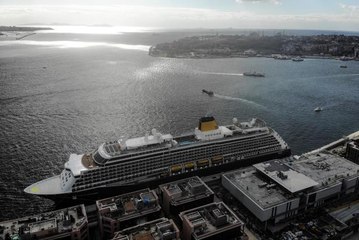 Dev kruvaziyer gemisi İstanbul'a demirledi