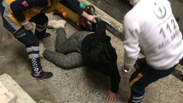 Fuhuş baskınında balkondan atlayarak kaçmaya çalıştı