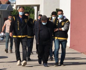 Son dakika: Adana merkezli dolandırıcılık operasyonunda yakalanan iki zanlı tutuklandı