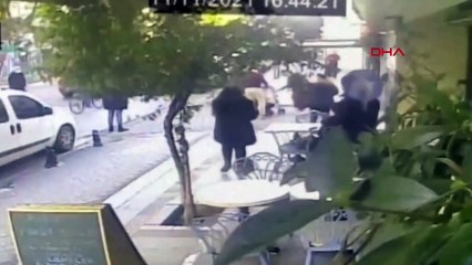 Gazeteci Mine Kırıkkanat'a tokatlı saldırı
