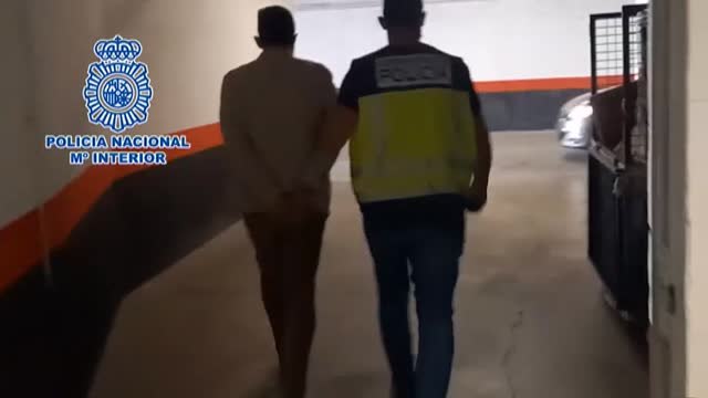 Detenido un varón que estafó más de 400.000 euros a comercios mediante identidades y cuentas bancarias falsas