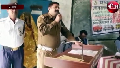 इंटर कॉलेज के छात्रों को बताया गया सड़क पर चलने के नियम, यातायात प्रभारी ने बताया