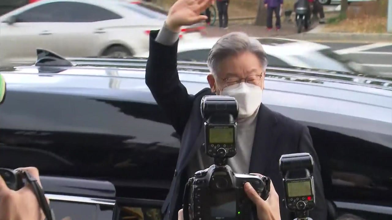 이재명 "국민 목소리 듣고 질책 달게 받을 것"...'매타버스' 출발 / YTN