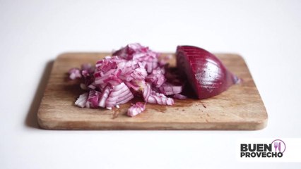 Dale un giro tropical a tu 'avocado toast' con mango