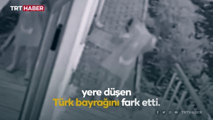 Türk bayrağını yerde bırakmadı: Üzerinde şehitlerimizin kanı var