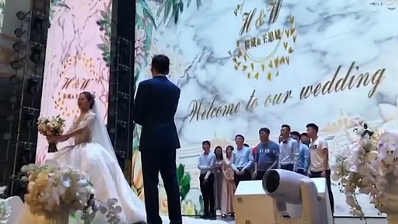 Risas locas en una boda en China