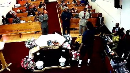 Il tente de braquer les fidèles d'une église et se fait maitriser par le pasteur !