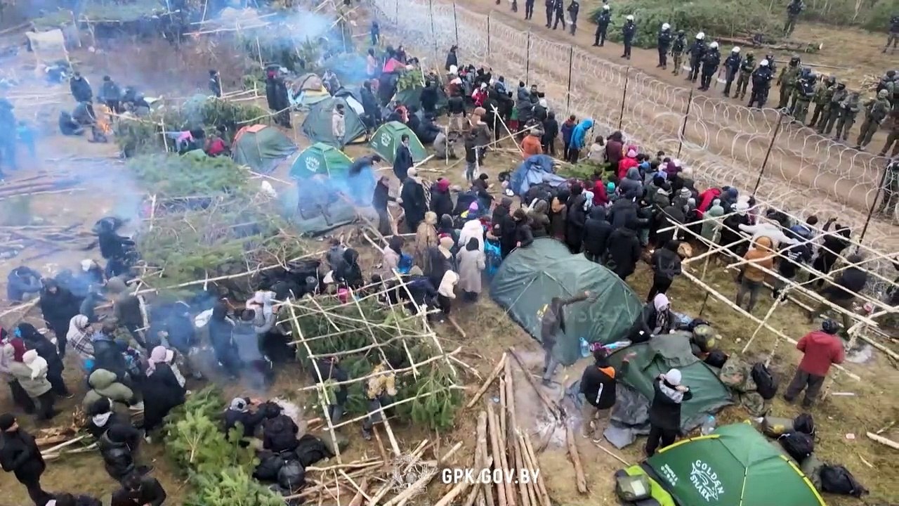 بيلاروس تبث مقطع فيديو جديدا للمهاجرين العالقين على حدودها مع بولندا