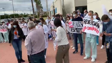 Manifestación de médicos de Torrevieja contra la Conselleria de Sanidad