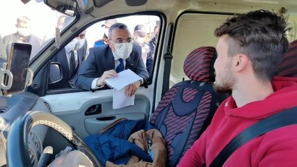 Kaymakam ile sürücü arasında güldüren diyalog: Ağacın altına radar koyulmaz ki