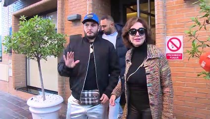 Download Video: Ana Rosa Quintana sale a comer con Omar Montes