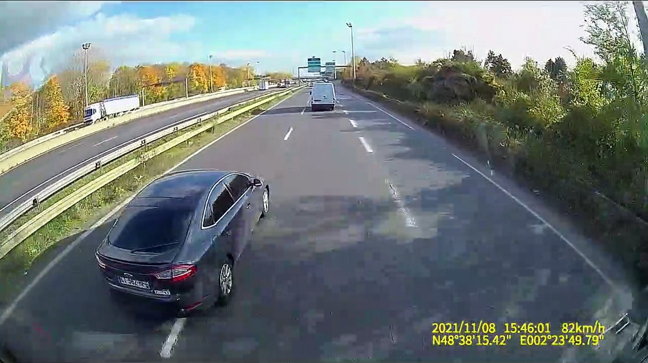Instant karma pour un automobiliste à Ris-Orangis