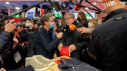 Défilé de candidats au salon du Made In France : c’est quoi leurs idées pour relocaliser ?