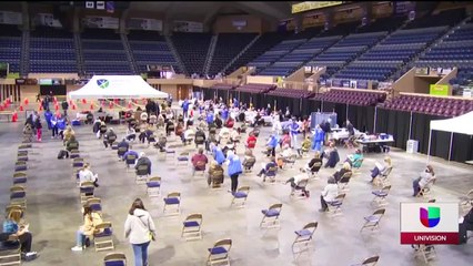 Niegan vacuna a una persona indocumentada en el DMV