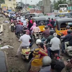 This Traffic Constable Expresses His Kind Gesture By Clearing The Road