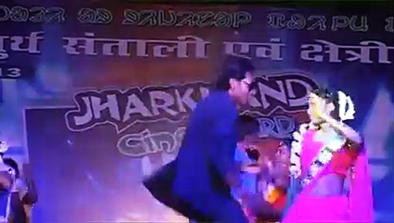 ANCHAR_AALOM_SABINA_HD_-_SURENDRA_TUDU__Stage_Performance(240p)