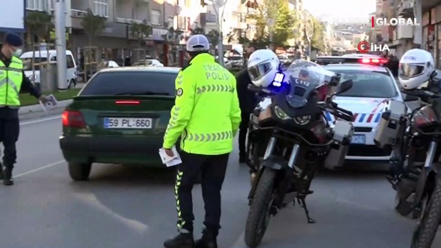 Sakarya'da habere giden muhabir haber oldu! Uygulamada panikleyen sürücü, muhabirin ayağını ezdi