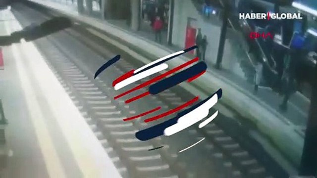 Bostancı'da sakince gelip Marmaray'ın önüne atlamıştı, güvenlik kamerası görüntüleri ortaya çıktı