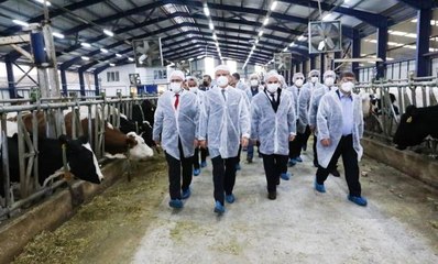 YÖK Başkanı Özvar, MAKÜ Çiftliği'ni ziyaret etti