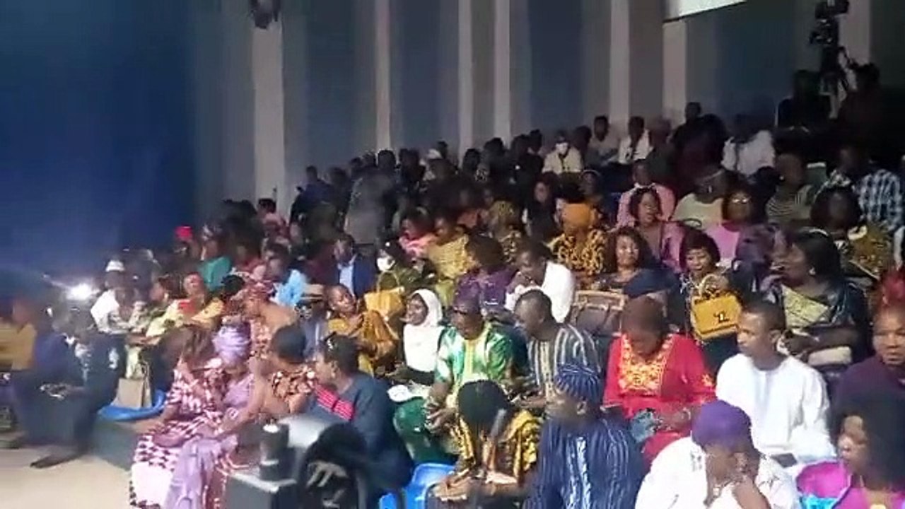 Passation de service : le DG entrant , Fana Soumah ovationné par les journalistes de la RTG