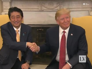 Apretones de mano incómodos Trump